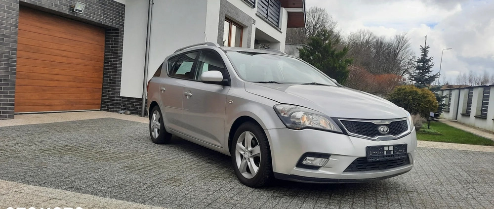 Kia Ceed cena 18700 przebieg: 236000, rok produkcji 2012 z Słupsk małe 326